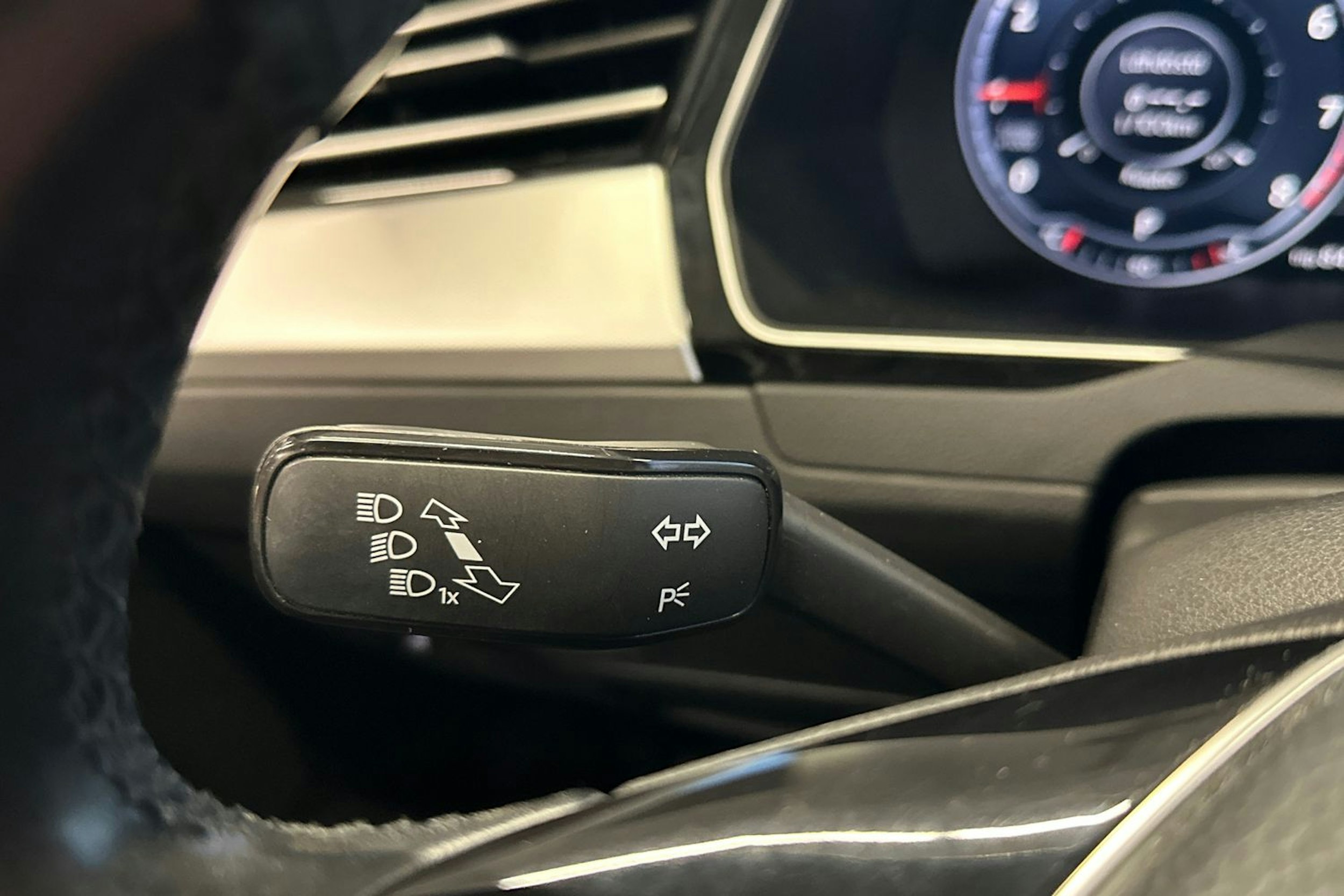 valkoinen Volkswagen Passat 2016 kuva 26.