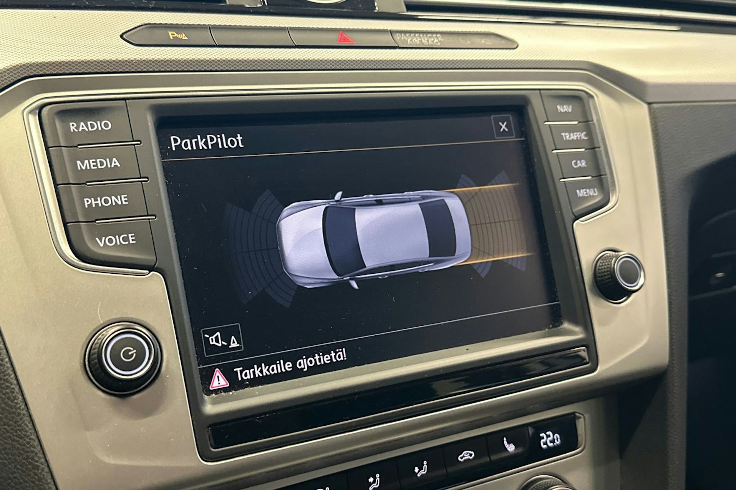 valkoinen Volkswagen Passat 2016 kuva 32.