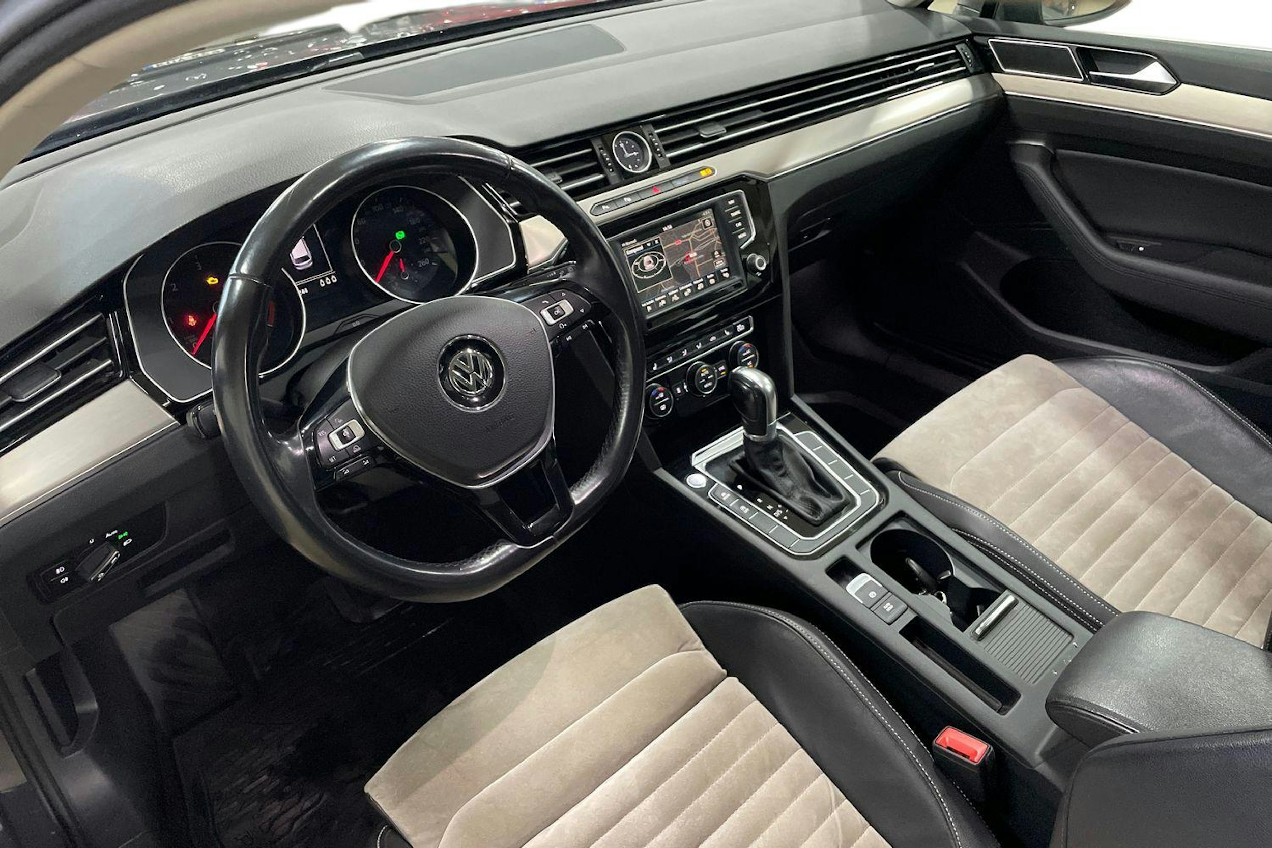 Harmaa Volkswagen PASSAT 2016 kuva 7.
