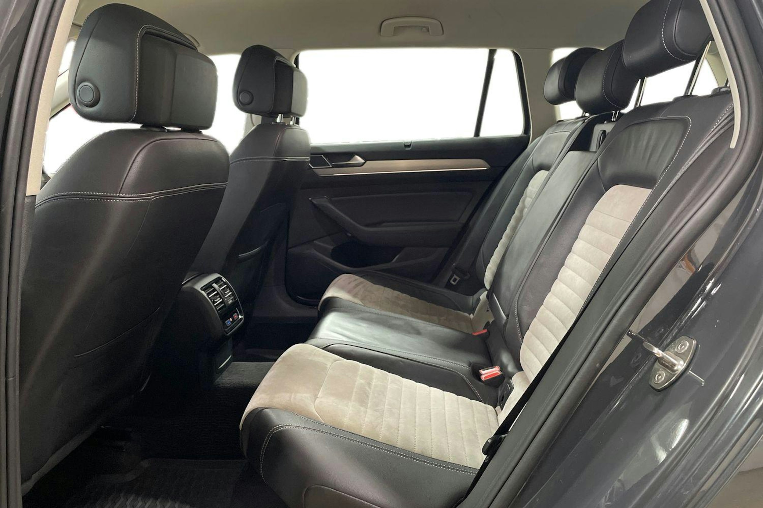 Harmaa Volkswagen PASSAT 2016 kuva 10.