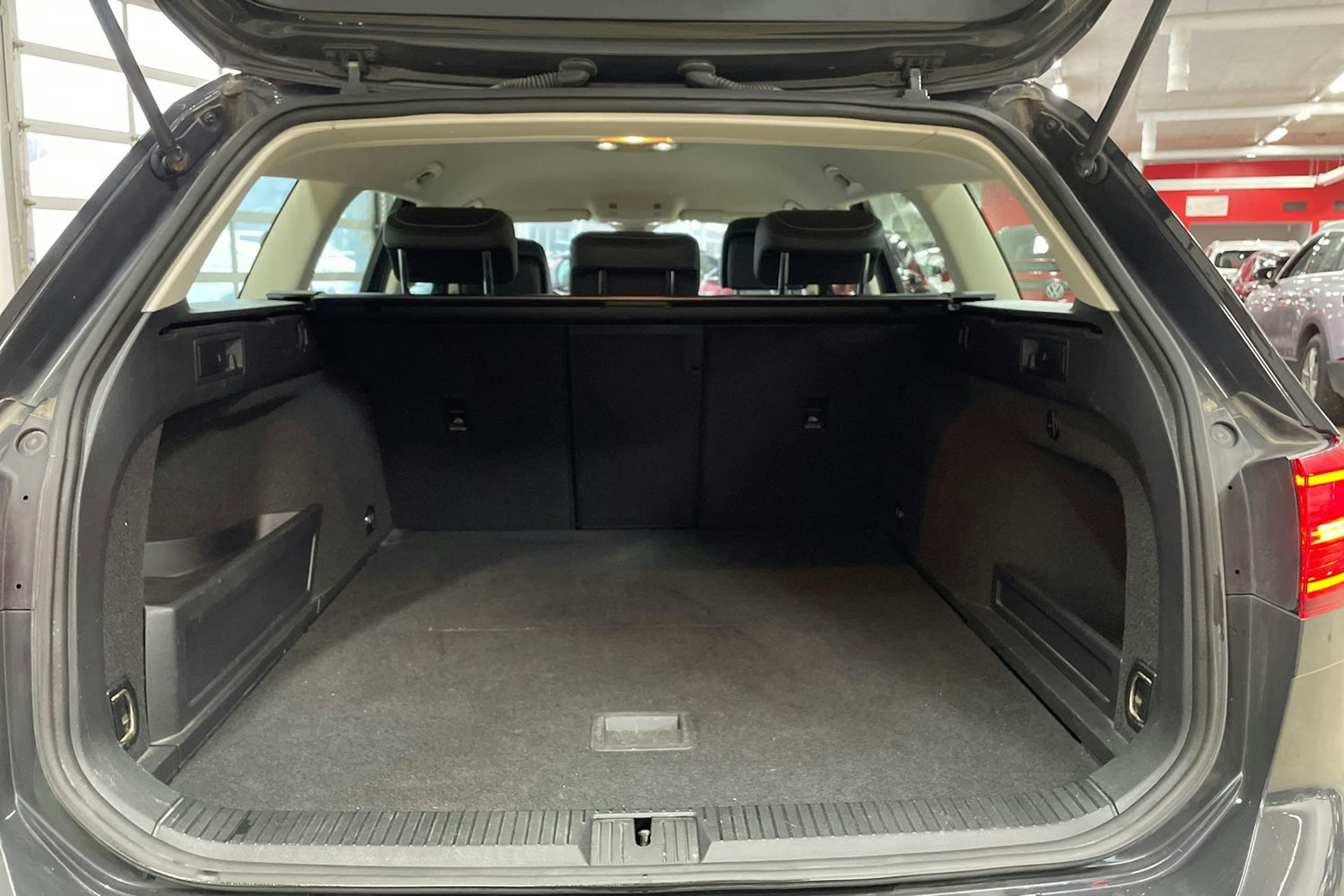 Harmaa Volkswagen PASSAT 2016 kuva 16.