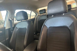 harmaa Volkswagen Passat 2016 kuva 7.