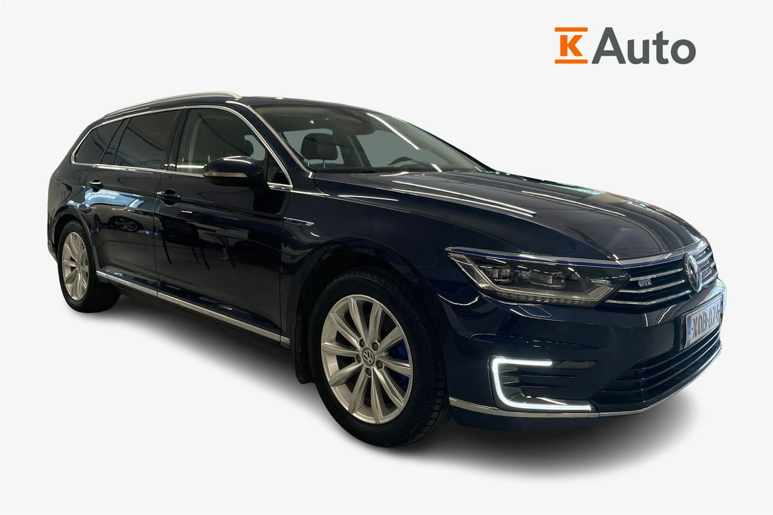 Sininen Volkswagen PASSAT 2016 kuva 1.