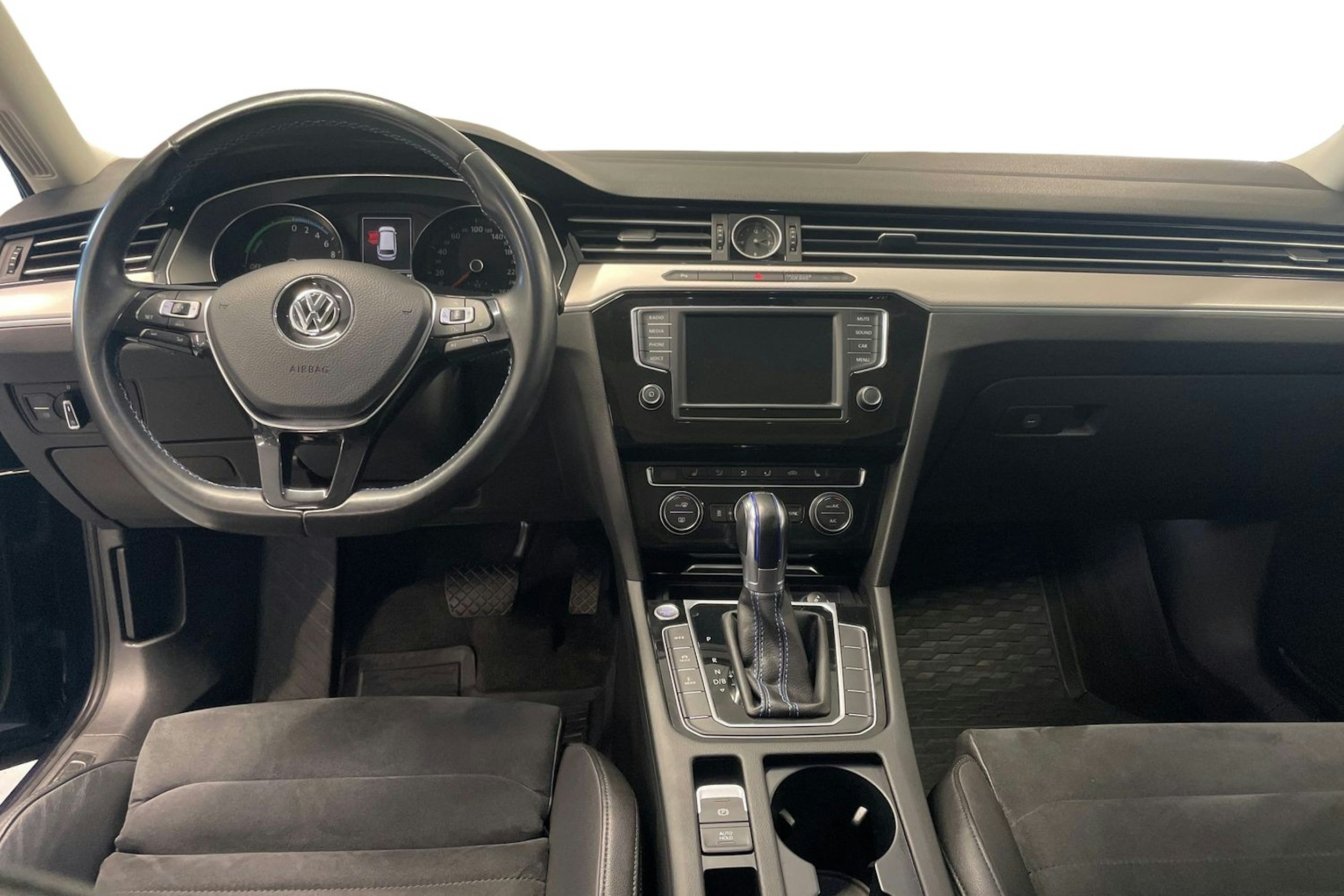 Sininen Volkswagen PASSAT 2016 kuva 9.