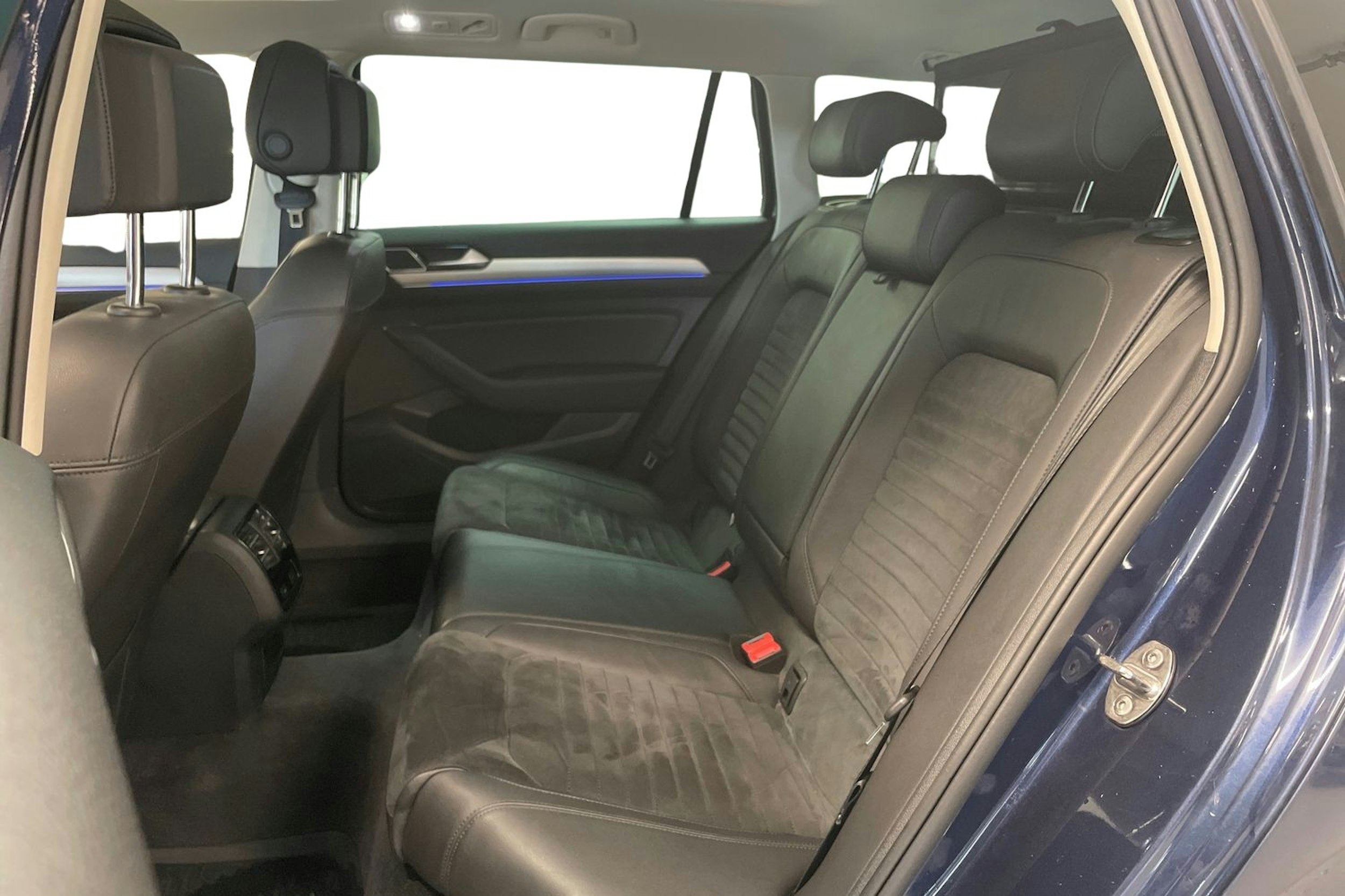 Sininen Volkswagen PASSAT 2016 kuva 10.