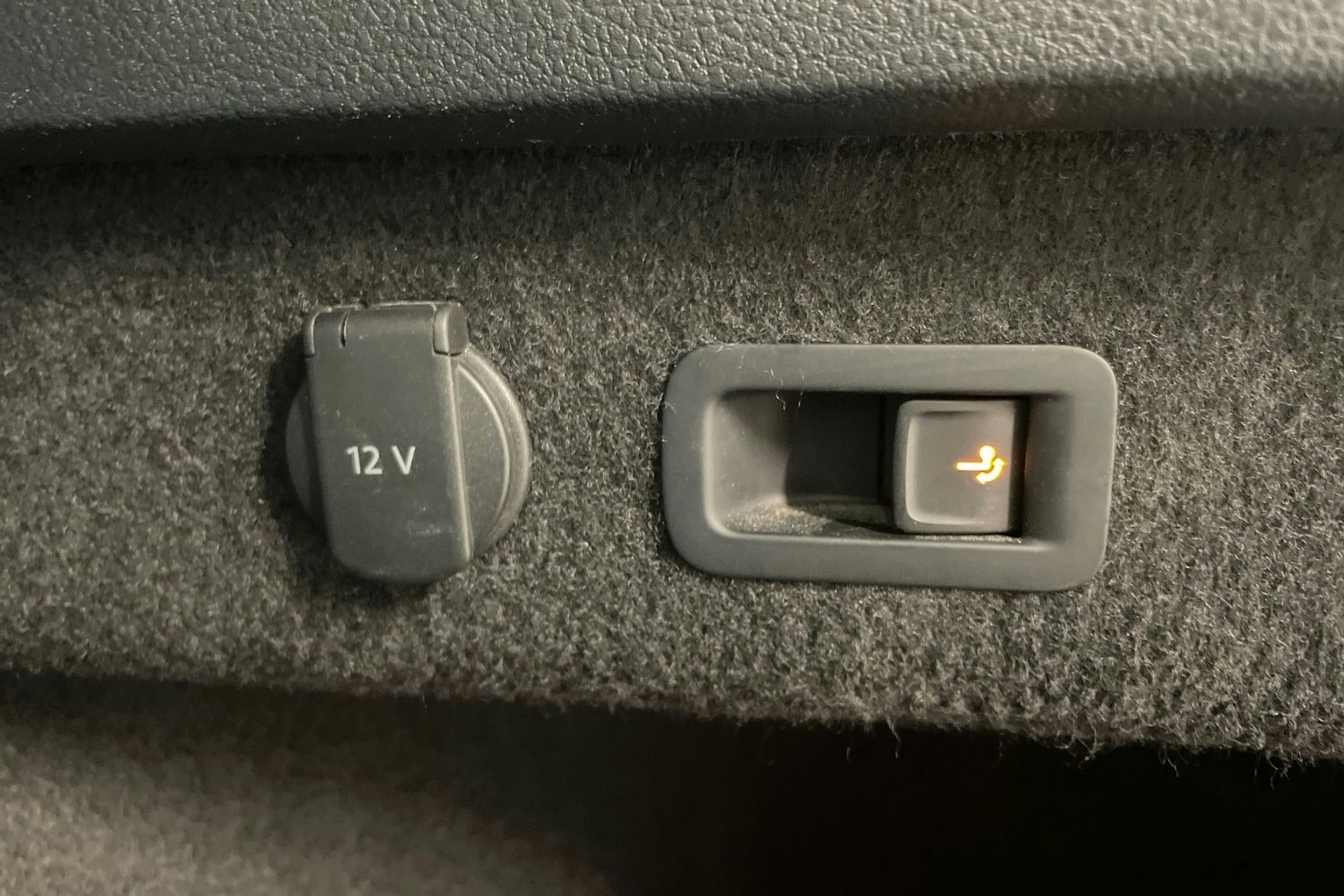 Sininen Volkswagen PASSAT 2016 kuva 14.