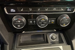 Sininen Volkswagen PASSAT 2016 kuva 18.