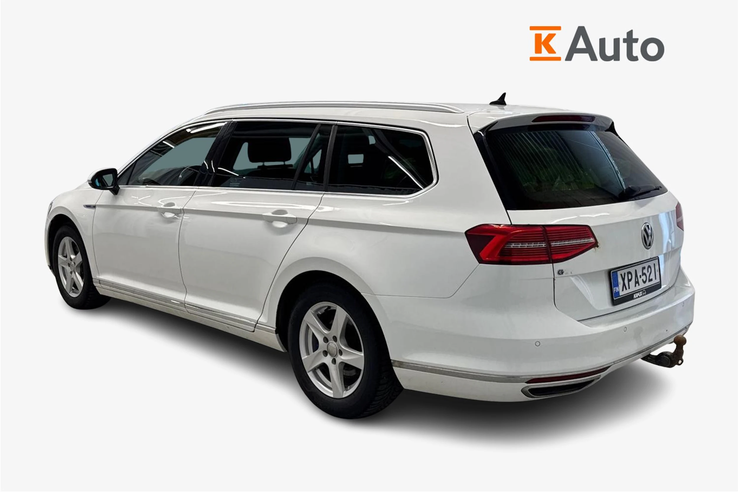 valkoinen Volkswagen Passat 2016 kuva 3.