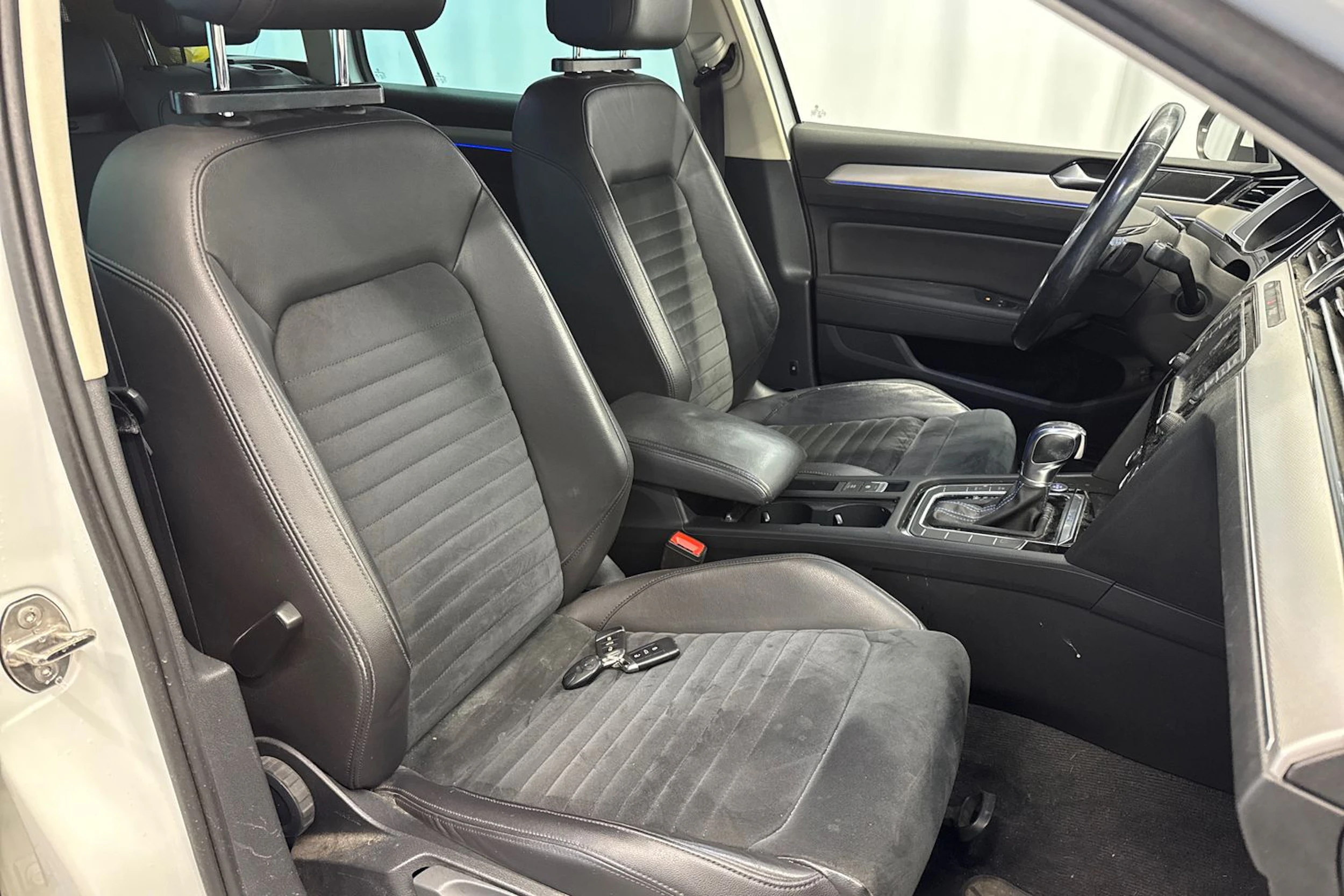 valkoinen Volkswagen Passat 2016 kuva 15.
