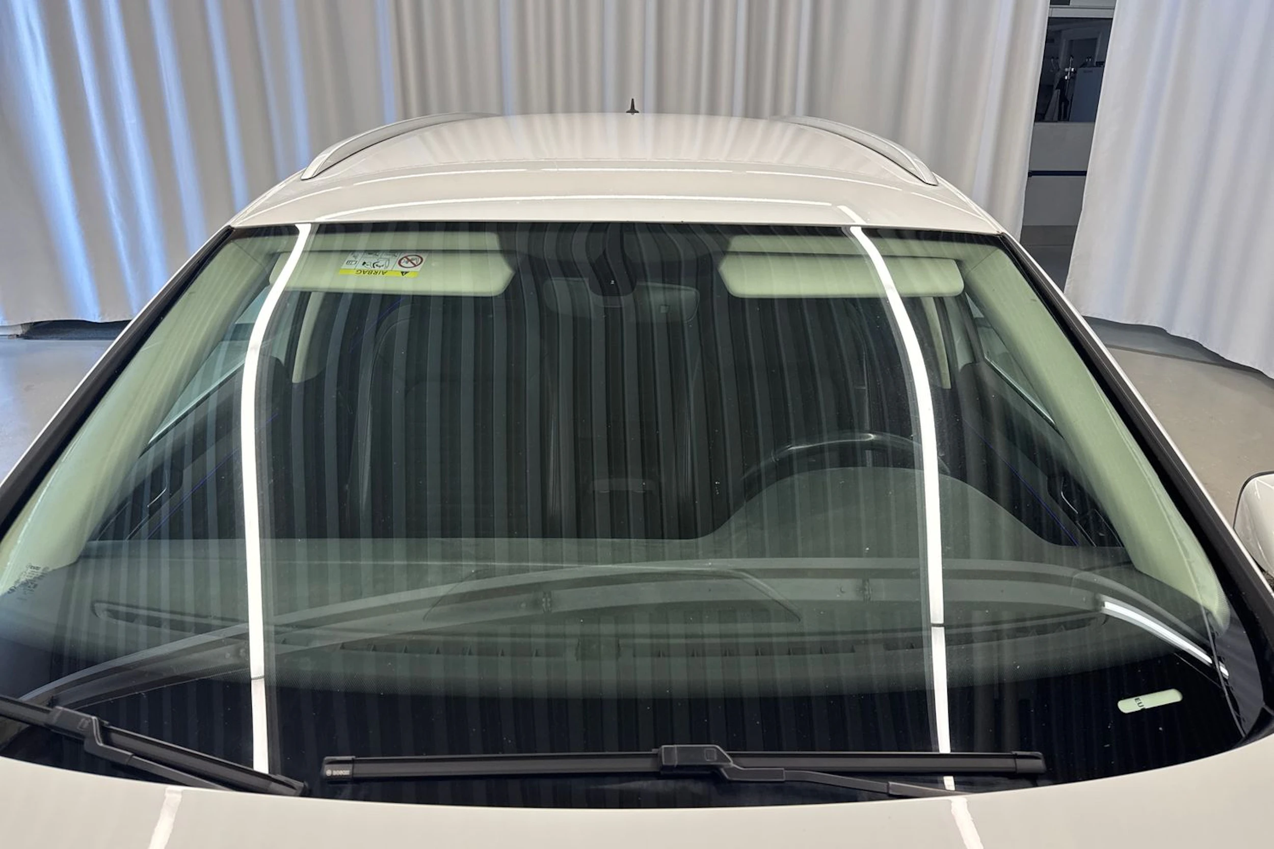 valkoinen Volkswagen Passat 2016 kuva 18.