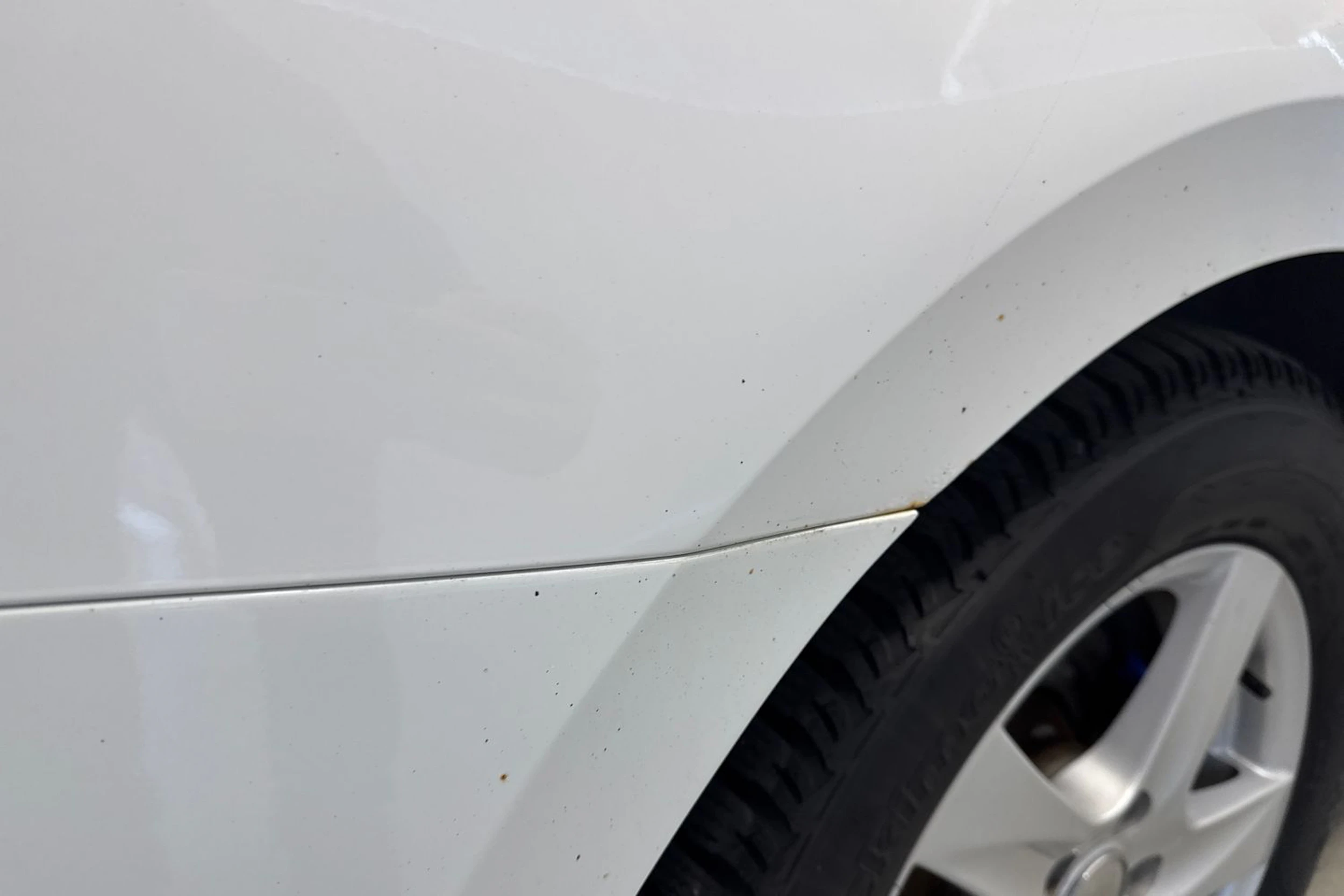 valkoinen Volkswagen Passat 2016 kuva 20.