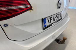 valkoinen Volkswagen Passat 2016 kuva 22.