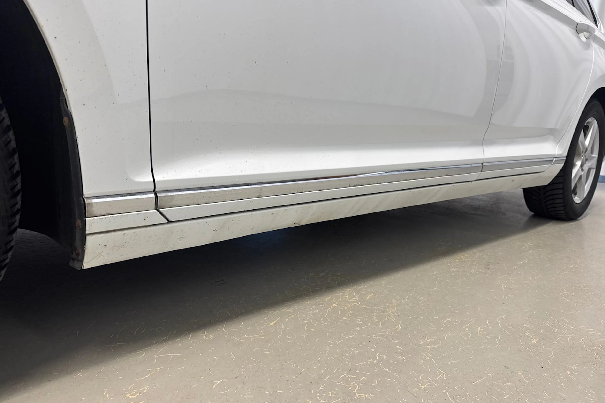 valkoinen Volkswagen Passat 2016 kuva 24.