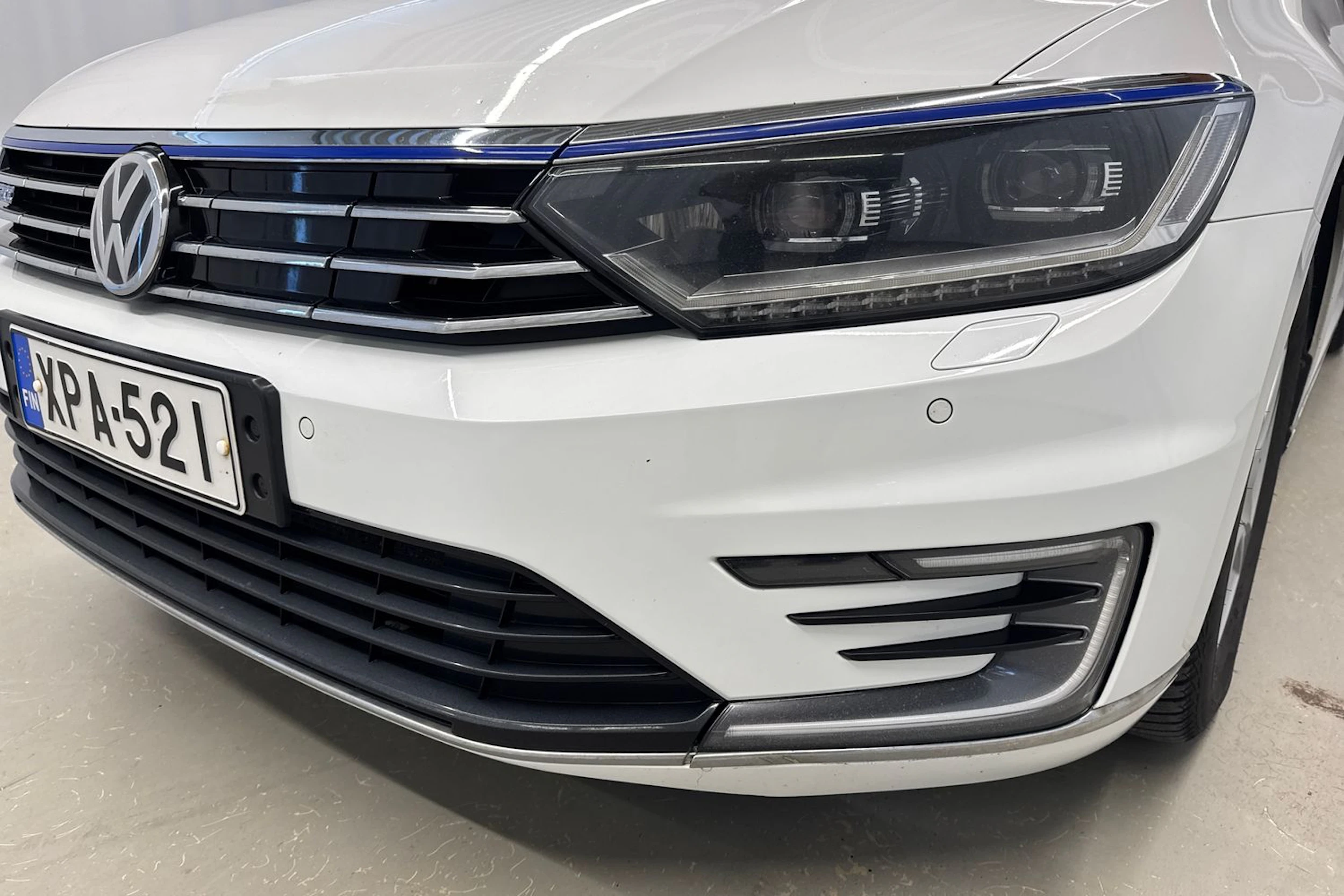 valkoinen Volkswagen Passat 2016 kuva 25.