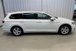 valkoinen Volkswagen Passat 2016 kuva 26.