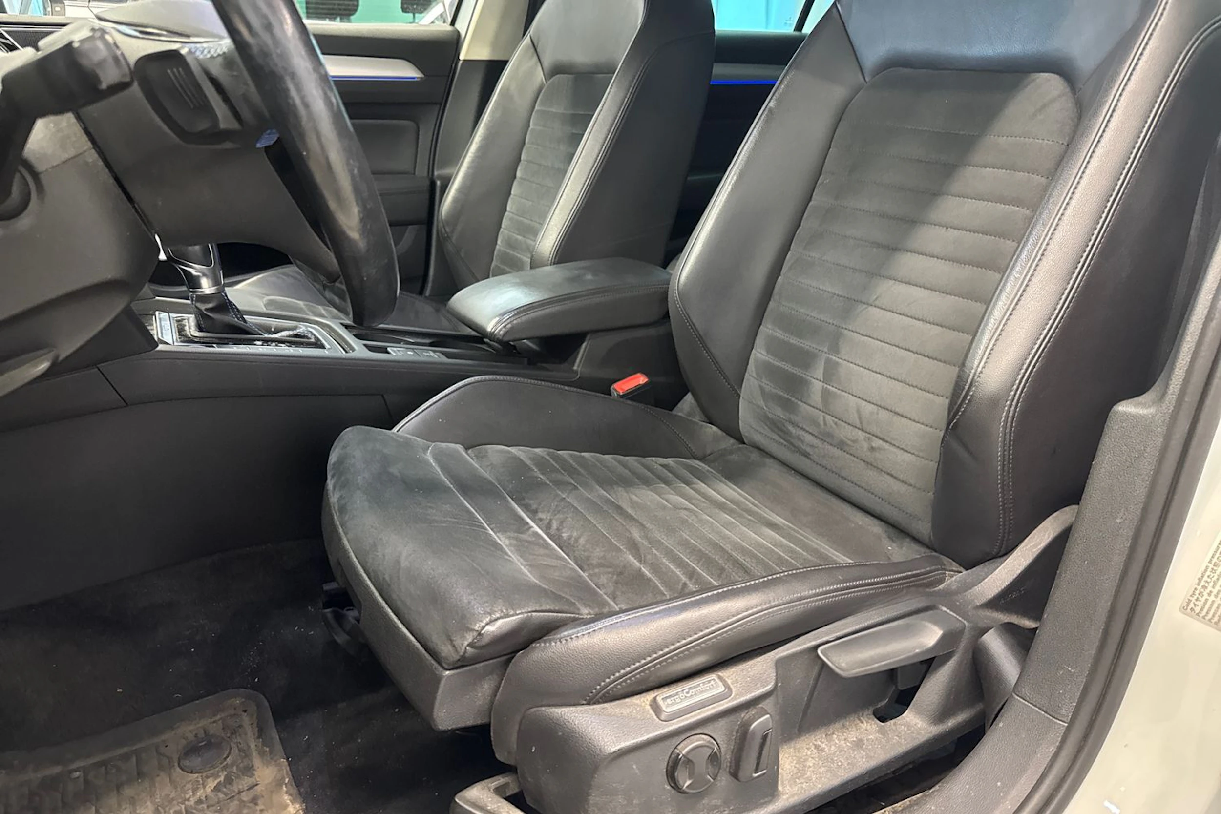 valkoinen Volkswagen Passat 2016 kuva 27.