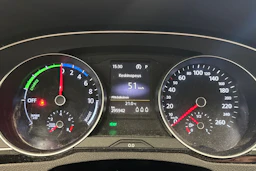 valkoinen Volkswagen Passat 2016 kuva 29.