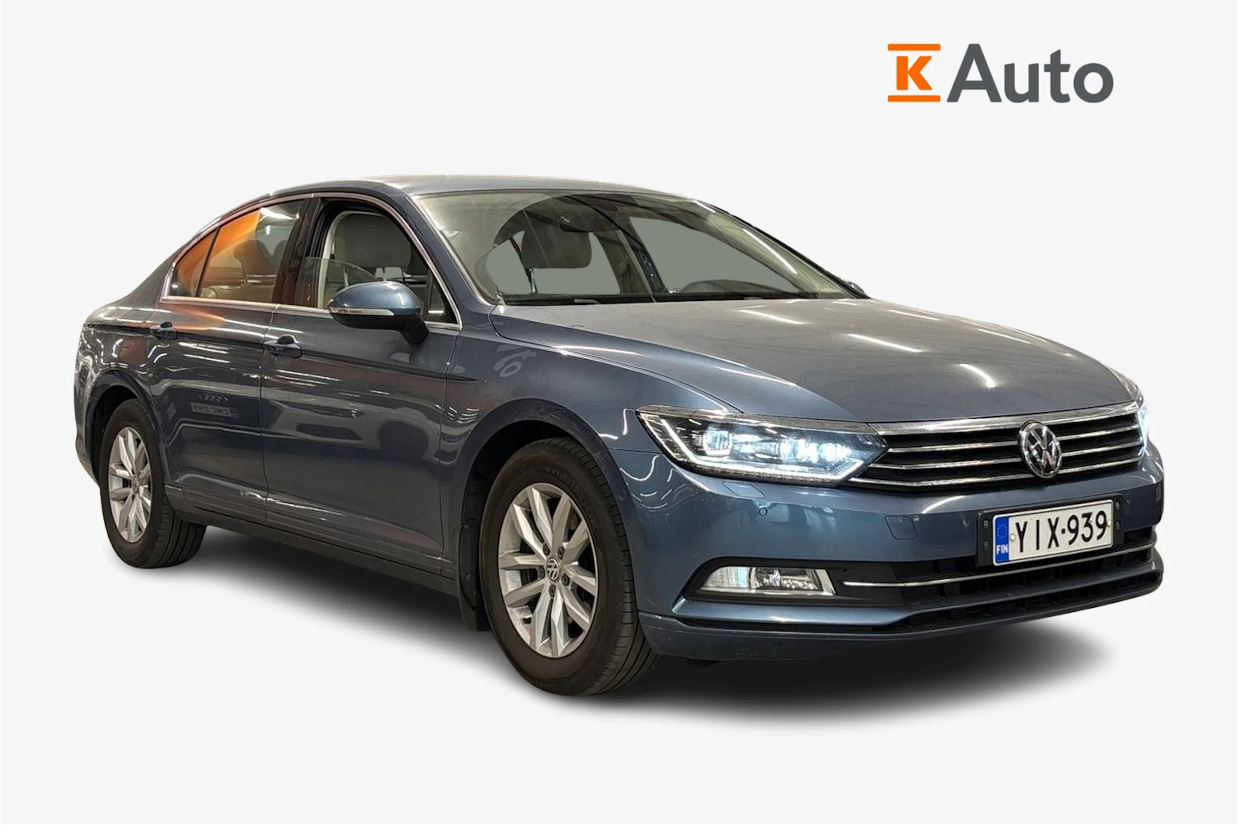 sininen Volkswagen Passat 2016 kuva 1.