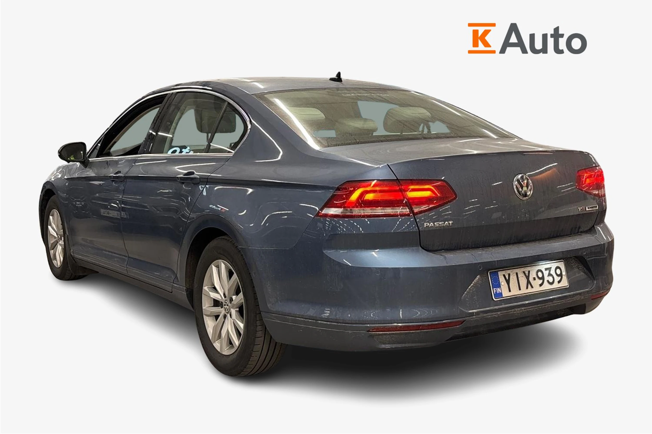 sininen Volkswagen Passat 2016 kuva 2.