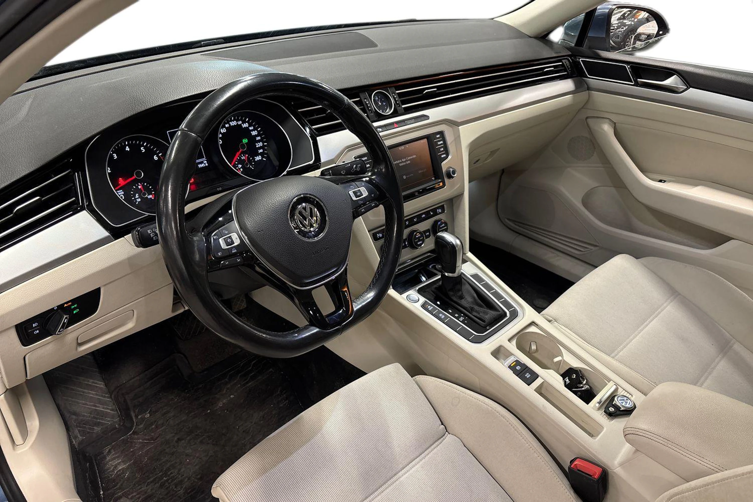 sininen Volkswagen Passat 2016 kuva 3.