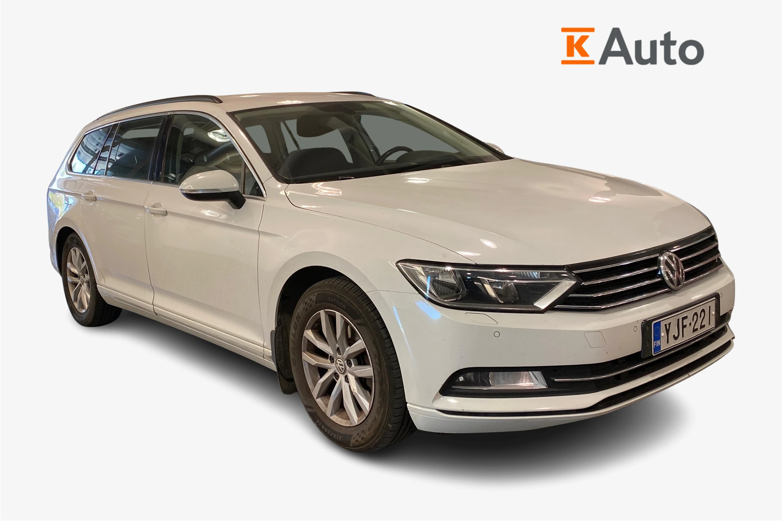 valkoinen Volkswagen Passat 2017 kuva 1.