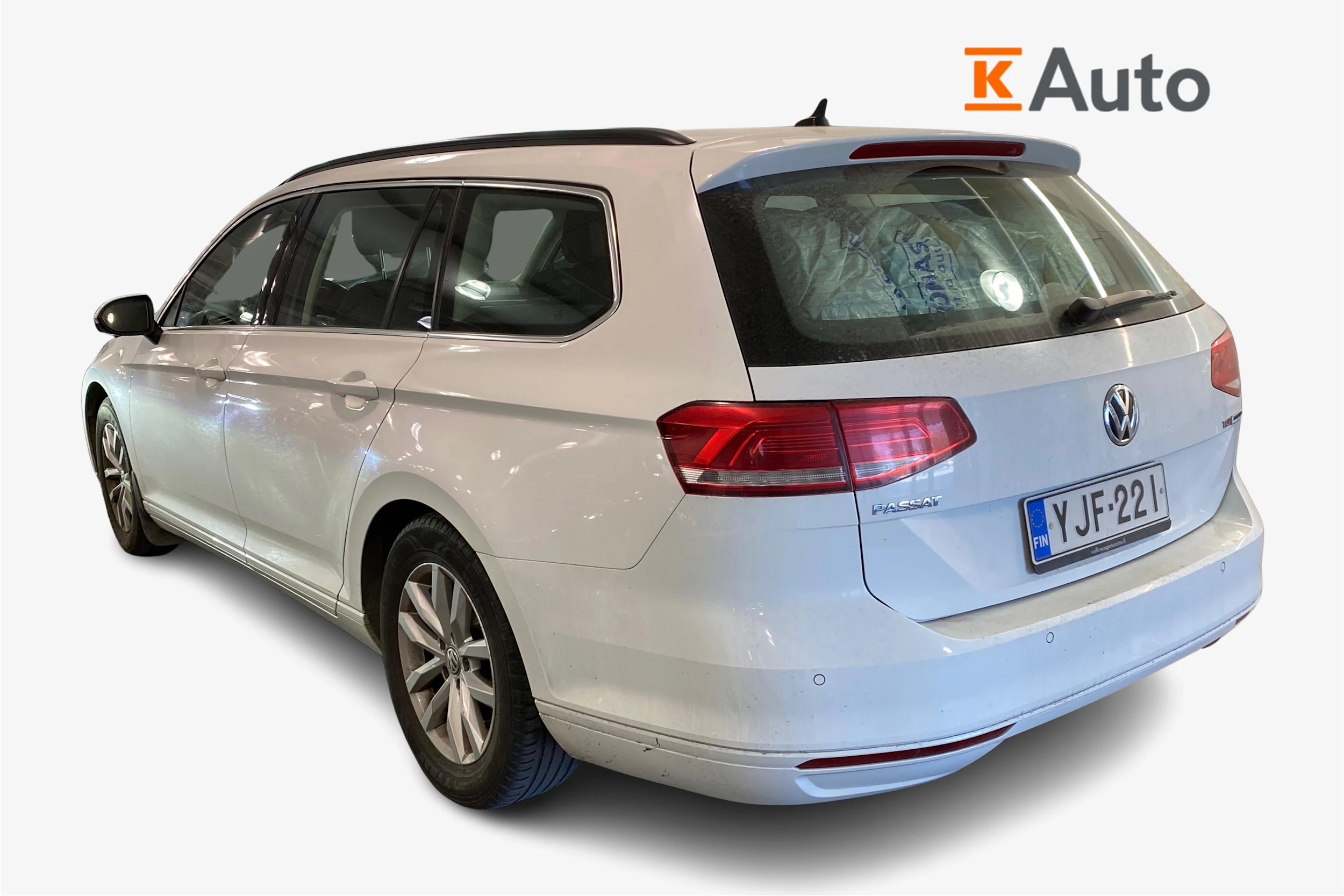 valkoinen Volkswagen Passat 2017 kuva 2.