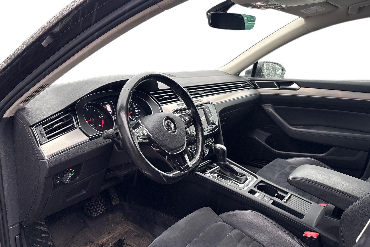 Volkswagen Passat 2016, kuva 3/4