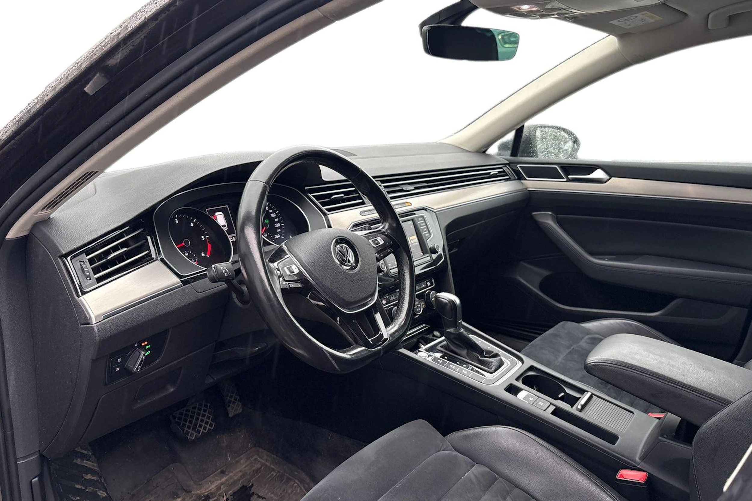 ruskea (beige) Volkswagen Passat 2016 kuva 3.