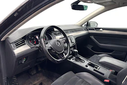 ruskea (beige) Volkswagen Passat 2016 kuva 3.