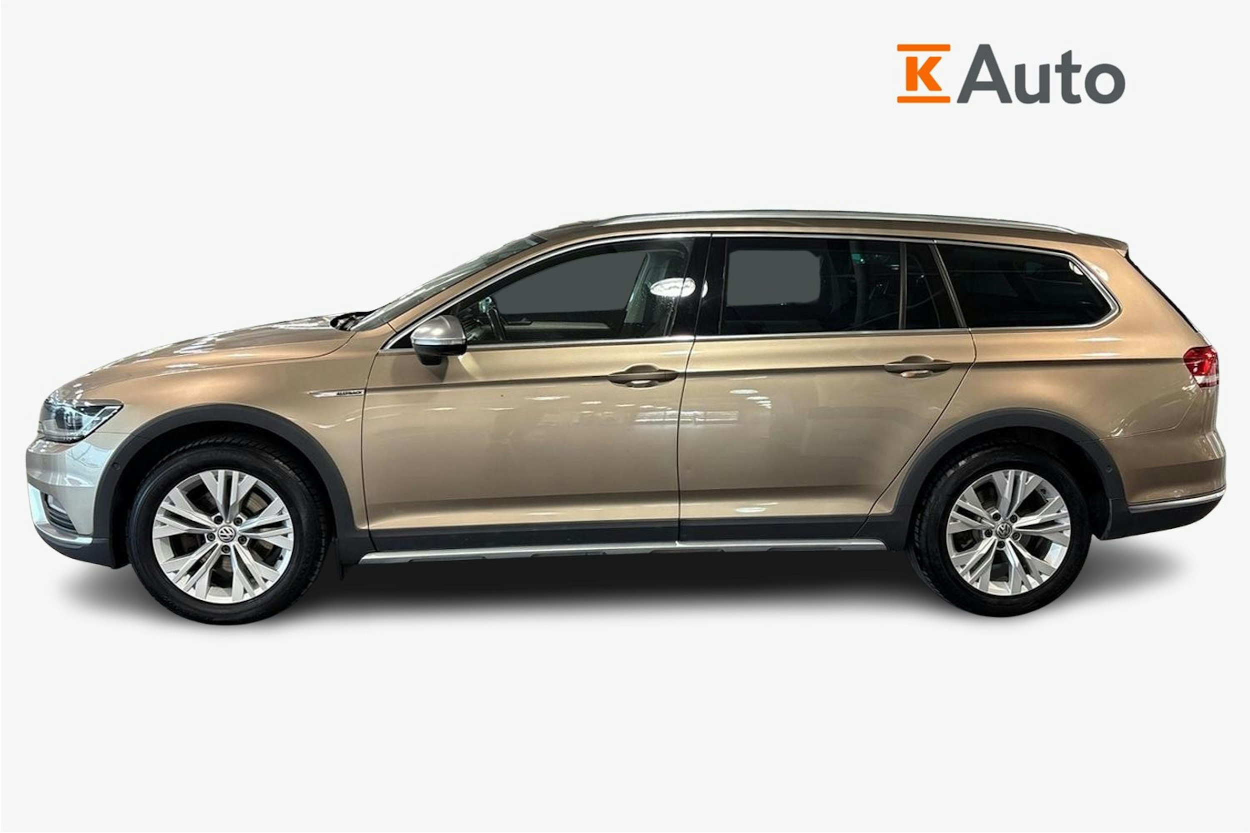 ruskea (beige) Volkswagen Passat 2016 kuva 6.