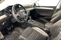 ruskea (beige) Volkswagen Passat 2016 kuva 7.