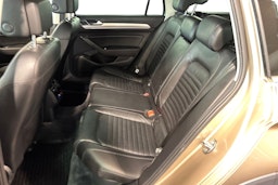 ruskea (beige) Volkswagen Passat 2016 kuva 10.