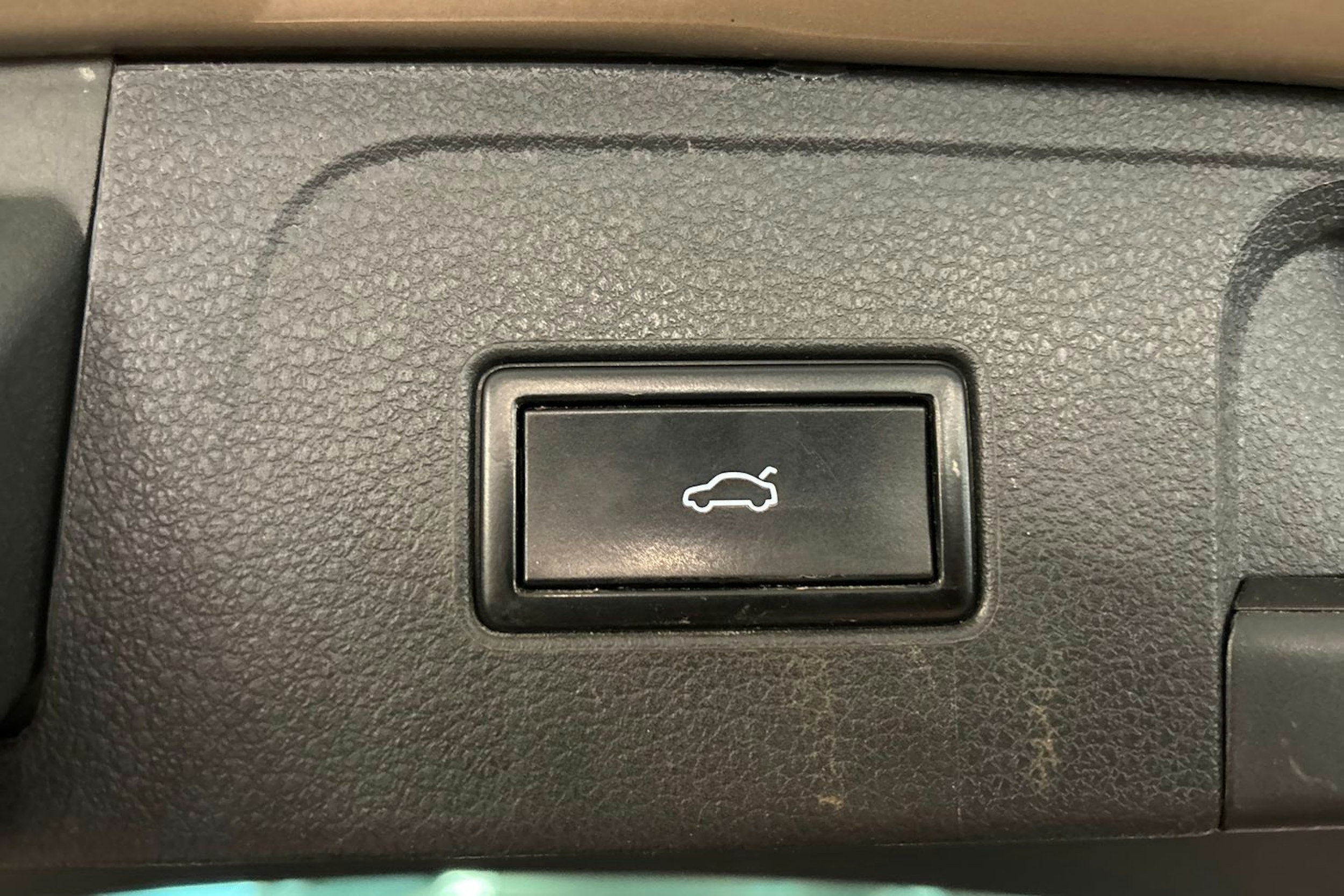 ruskea (beige) Volkswagen Passat 2016 kuva 15.
