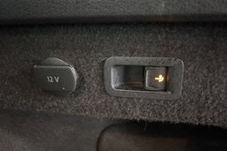 ruskea (beige) Volkswagen Passat 2016 kuva 16.