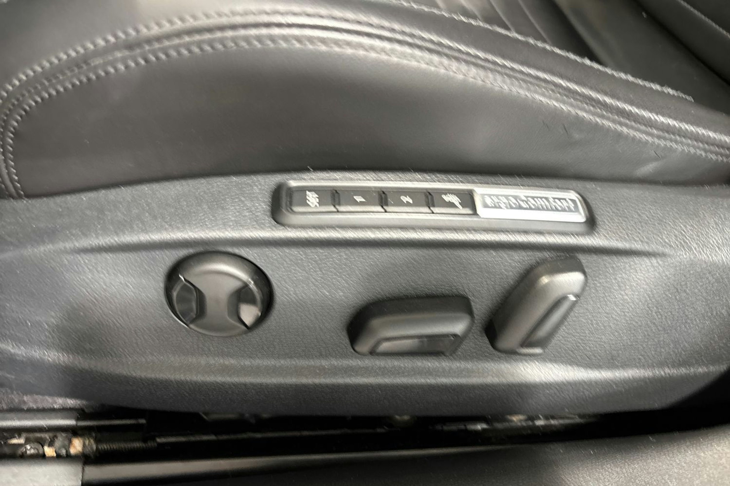 ruskea (beige) Volkswagen Passat 2016 kuva 20.