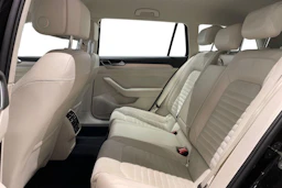 musta Volkswagen Passat 2016 kuva 8.