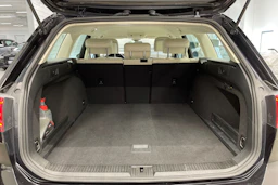 musta Volkswagen Passat 2016 kuva 12.