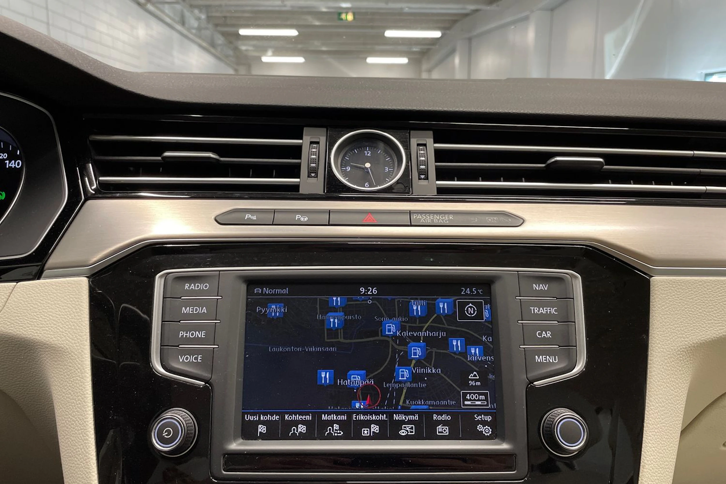 musta Volkswagen Passat 2016 kuva 15.