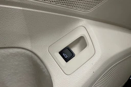 musta Volkswagen Passat 2016 kuva 20.