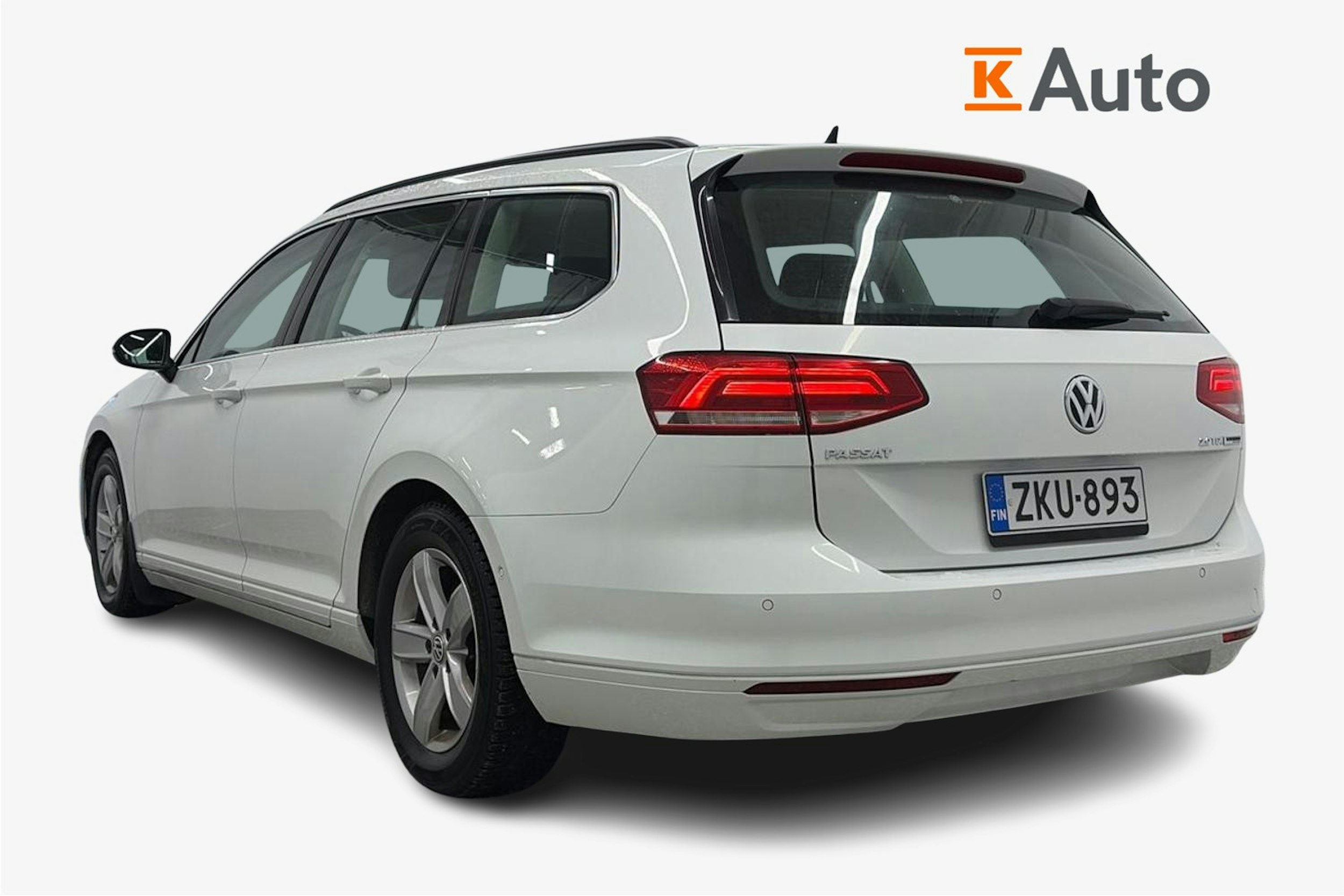 valkoinen Volkswagen Passat 2016 kuva 2.