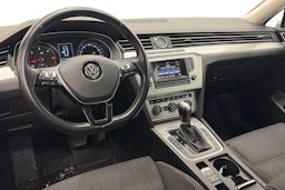 valkoinen Volkswagen Passat 2016 kuva 6.