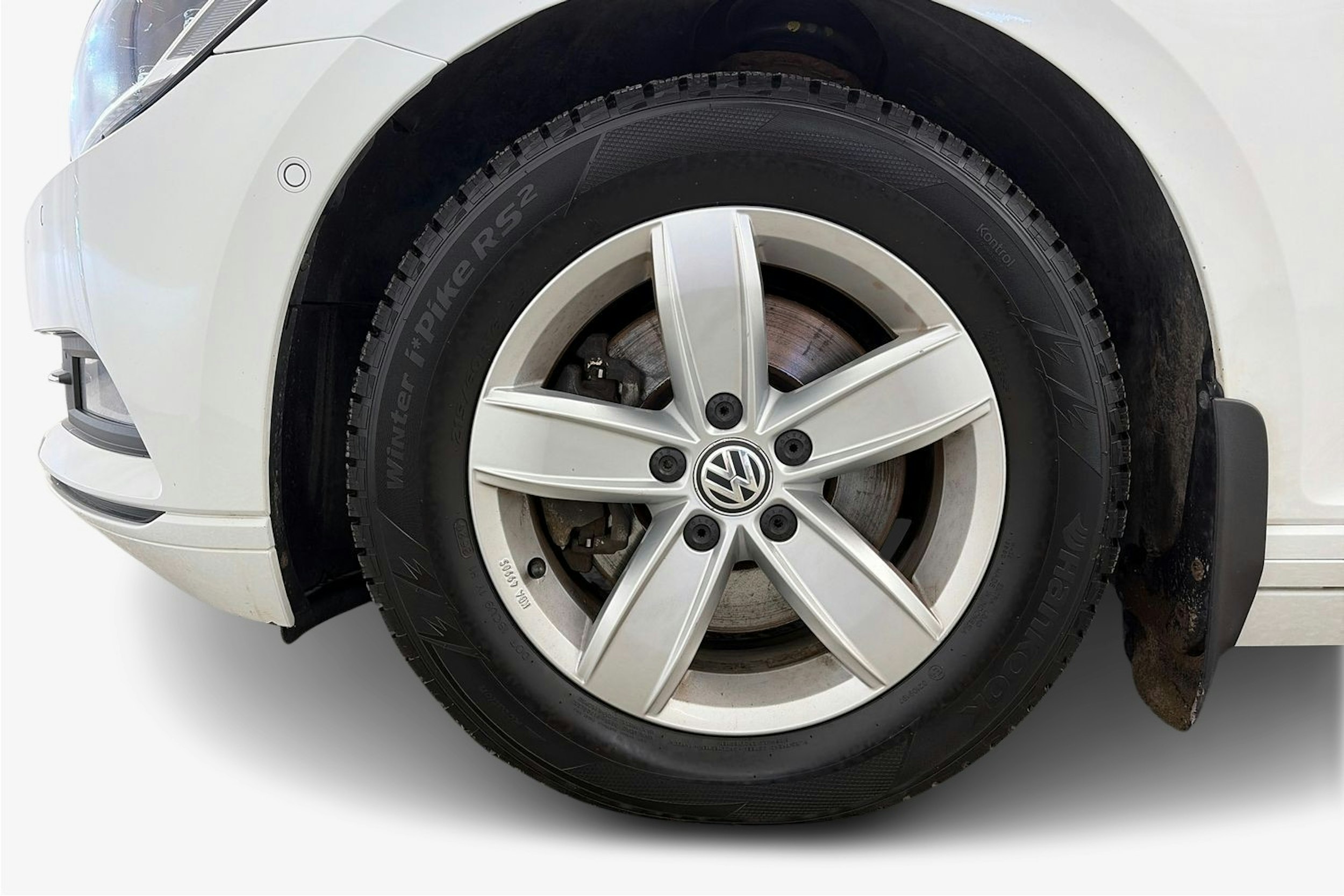 valkoinen Volkswagen Passat 2016 kuva 9.