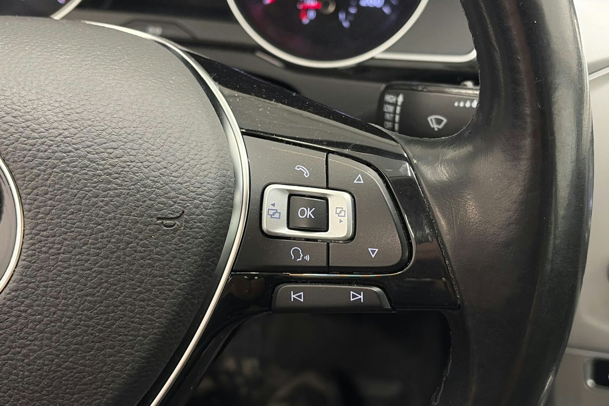 valkoinen Volkswagen Passat 2016 kuva 16.