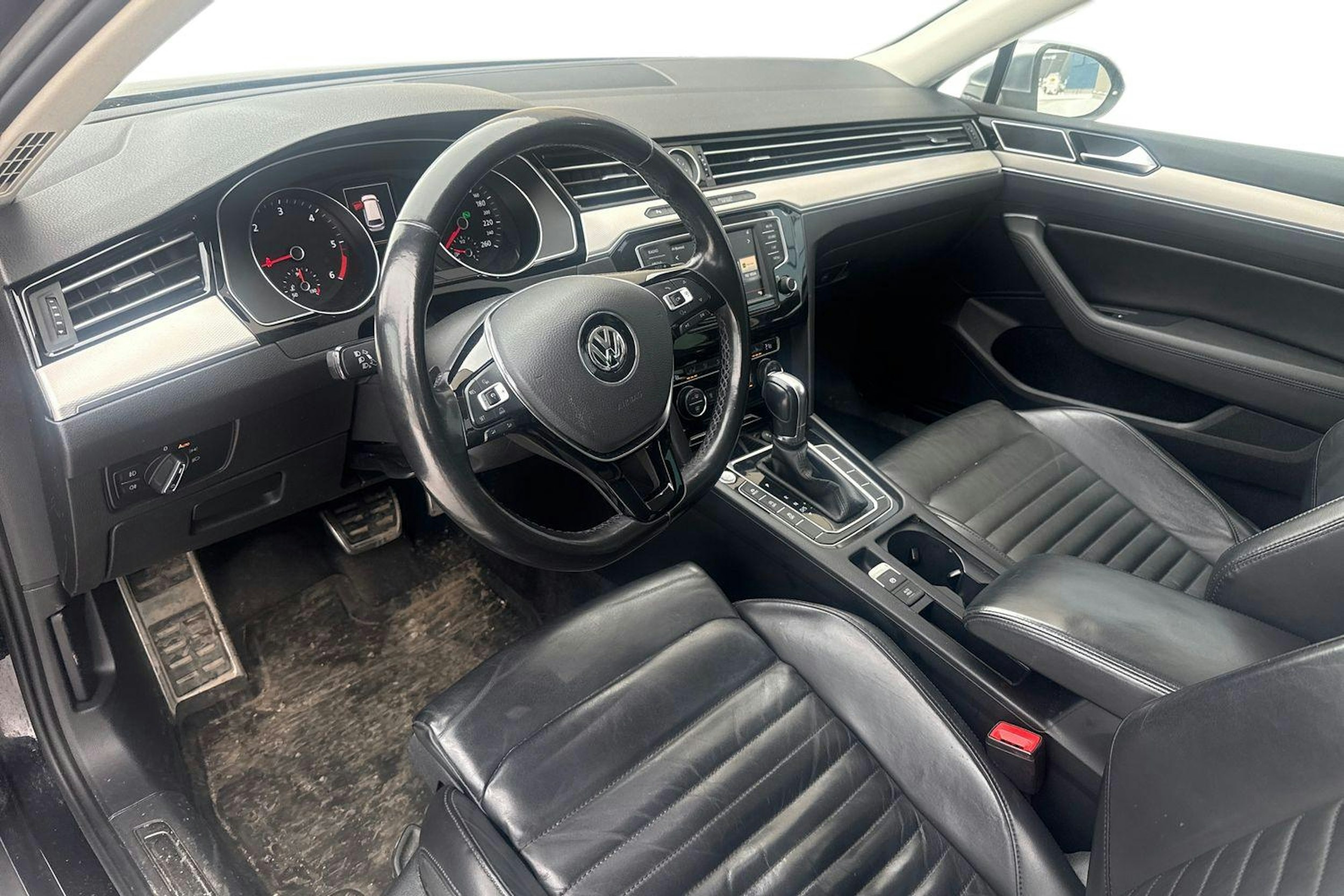 musta Volkswagen Passat 2016 kuva 3.