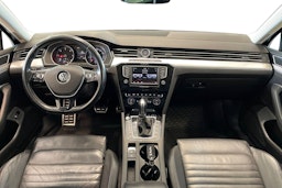 musta Volkswagen Passat 2016 kuva 9.