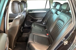 musta Volkswagen Passat 2016 kuva 10.