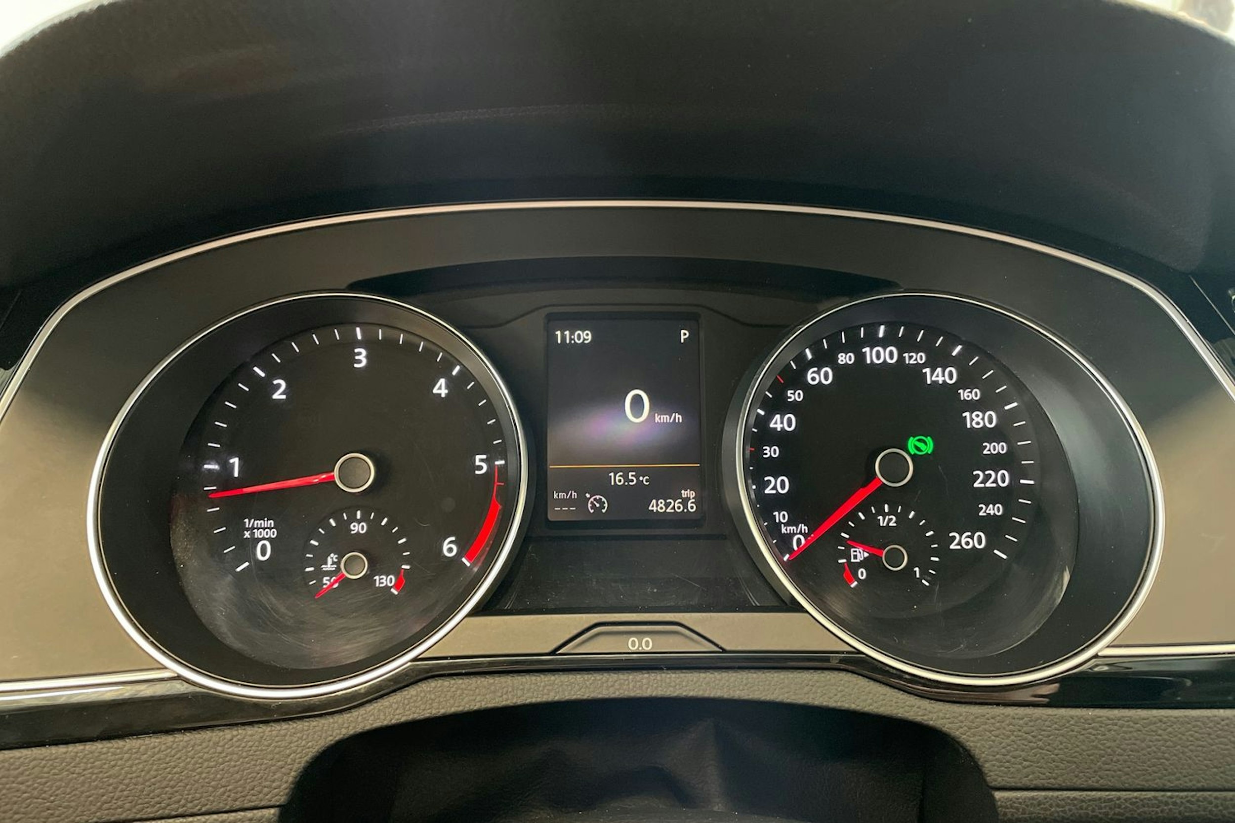 musta Volkswagen Passat 2016 kuva 16.