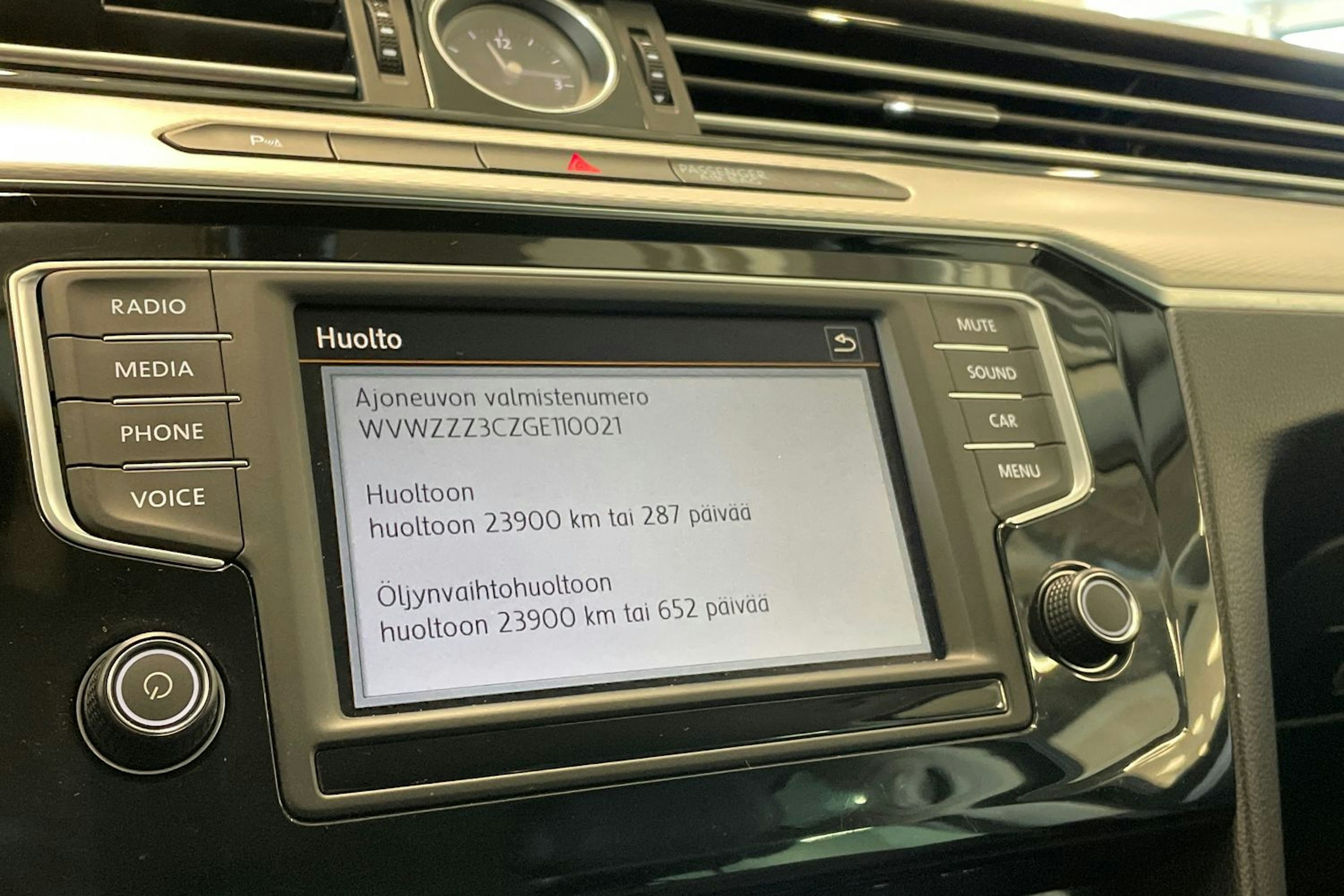 musta Volkswagen Passat 2016 kuva 20.