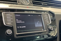 musta Volkswagen Passat 2016 kuva 23.