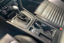 musta Volkswagen Passat 2016 kuva 24.